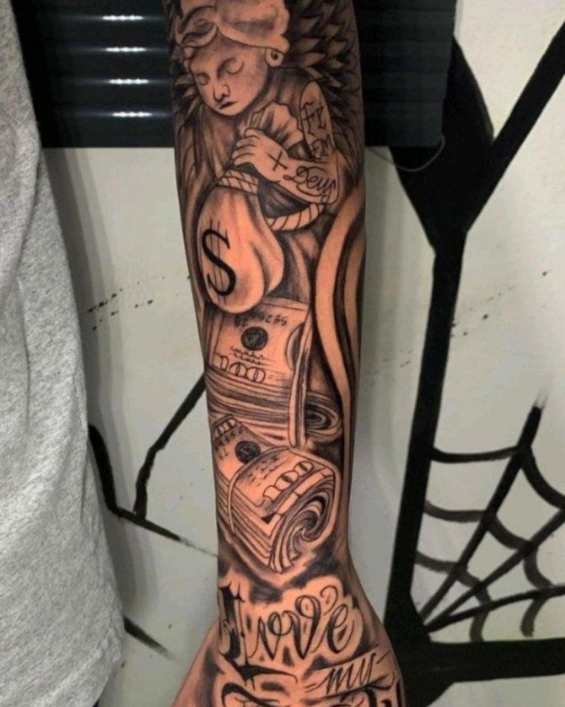 Tatuagem masculina no braço
