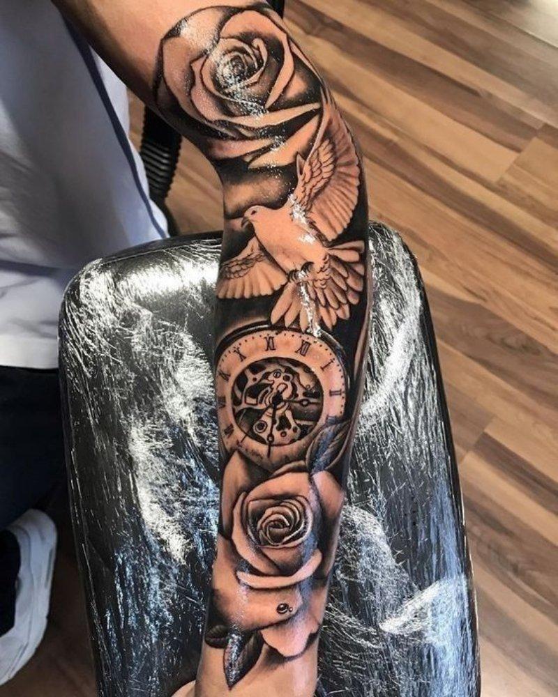 Tatuagem masculina no braço