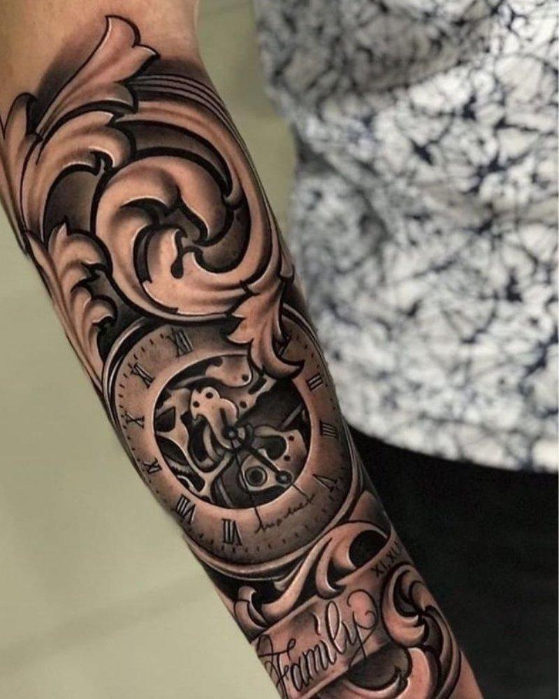 Tatuagem masculina no braço