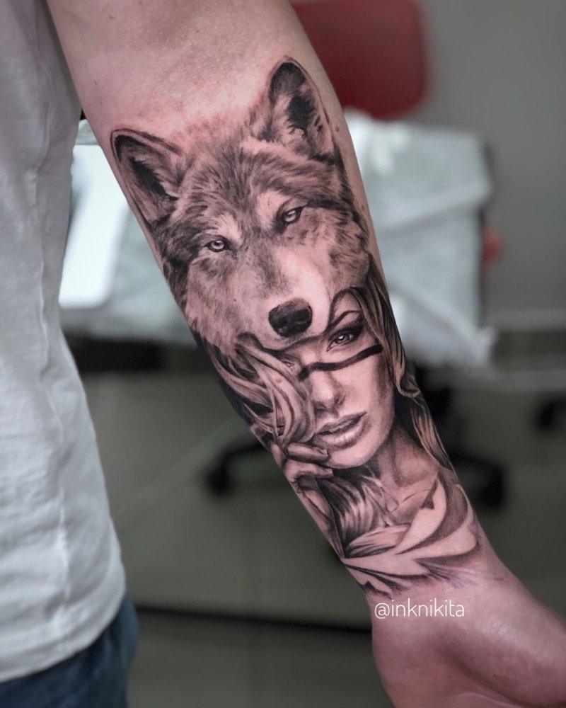 Tatuagem masculina no braço