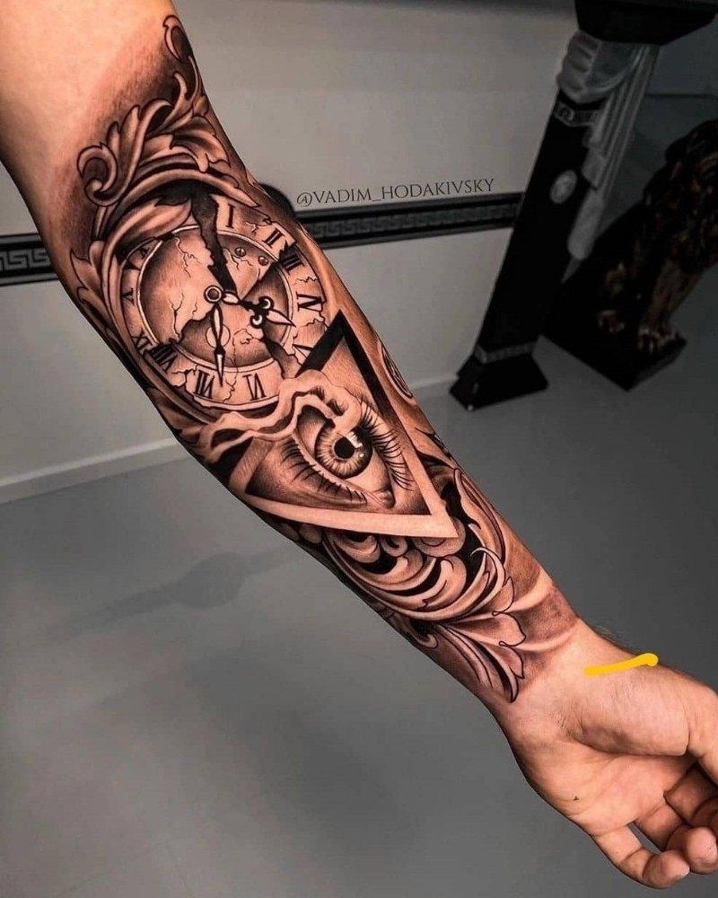 Tatuagem masculina no braço