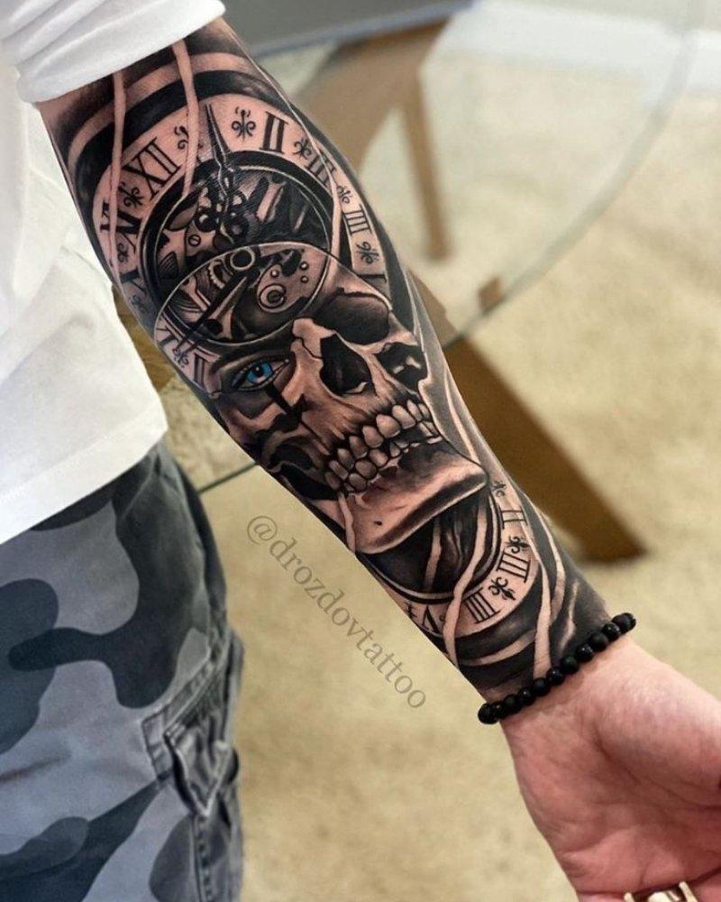 Tatuagem masculina no braço
