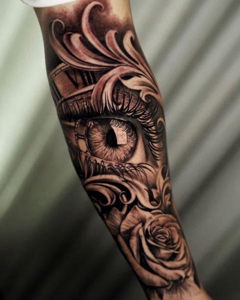 Tatuagem masculina no braço