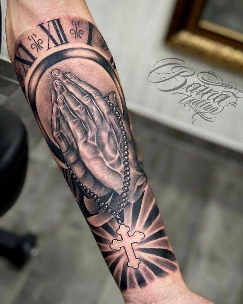 Tatuagem masculina no braço