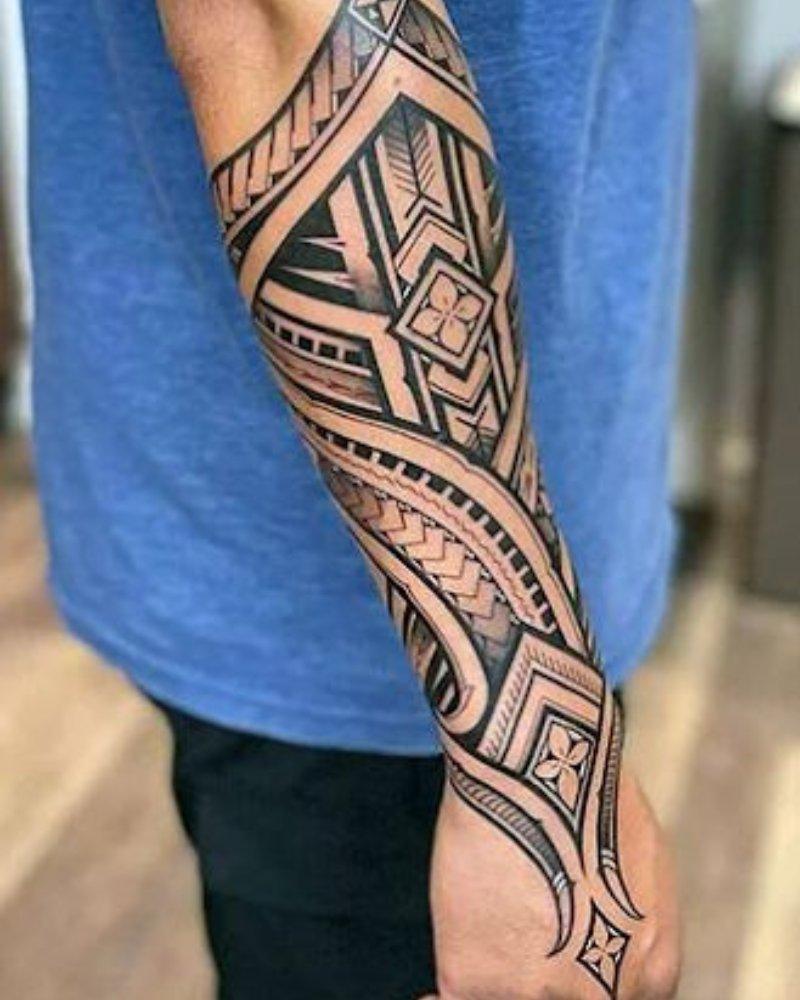 Tatuagem masculina no braço