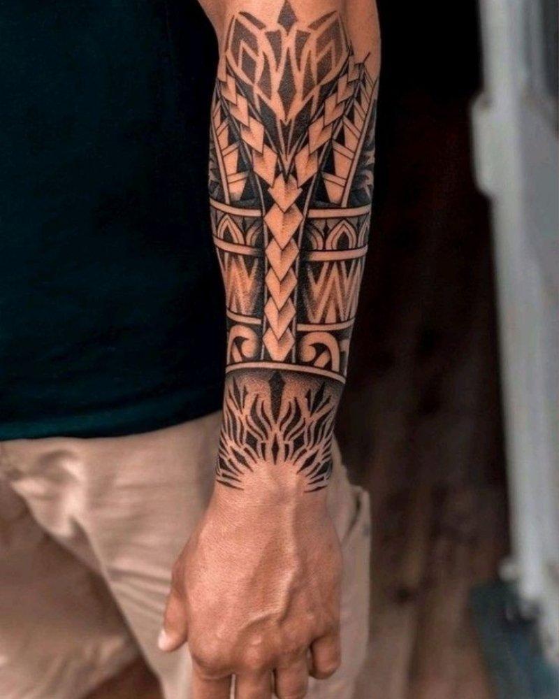 Tatuagem masculina no braço