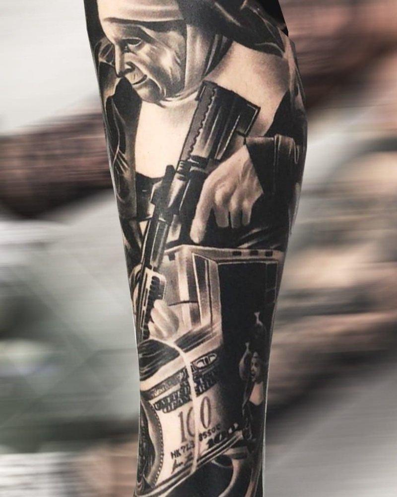 Tatuagem masculina no braço