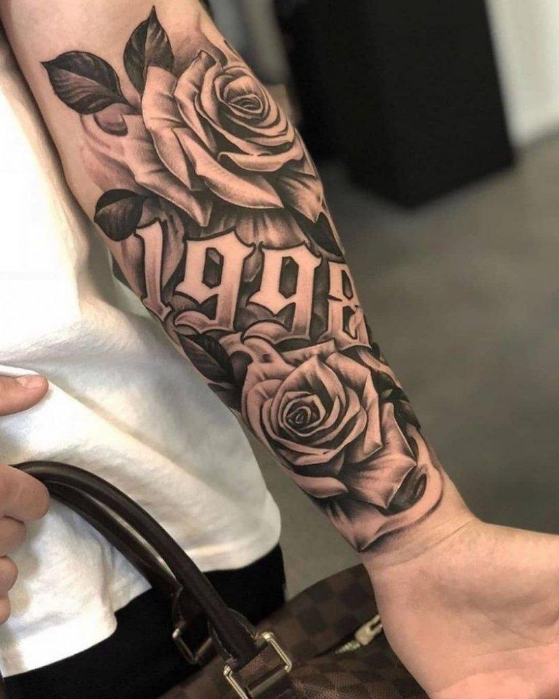 Tatuagem masculina no braço
