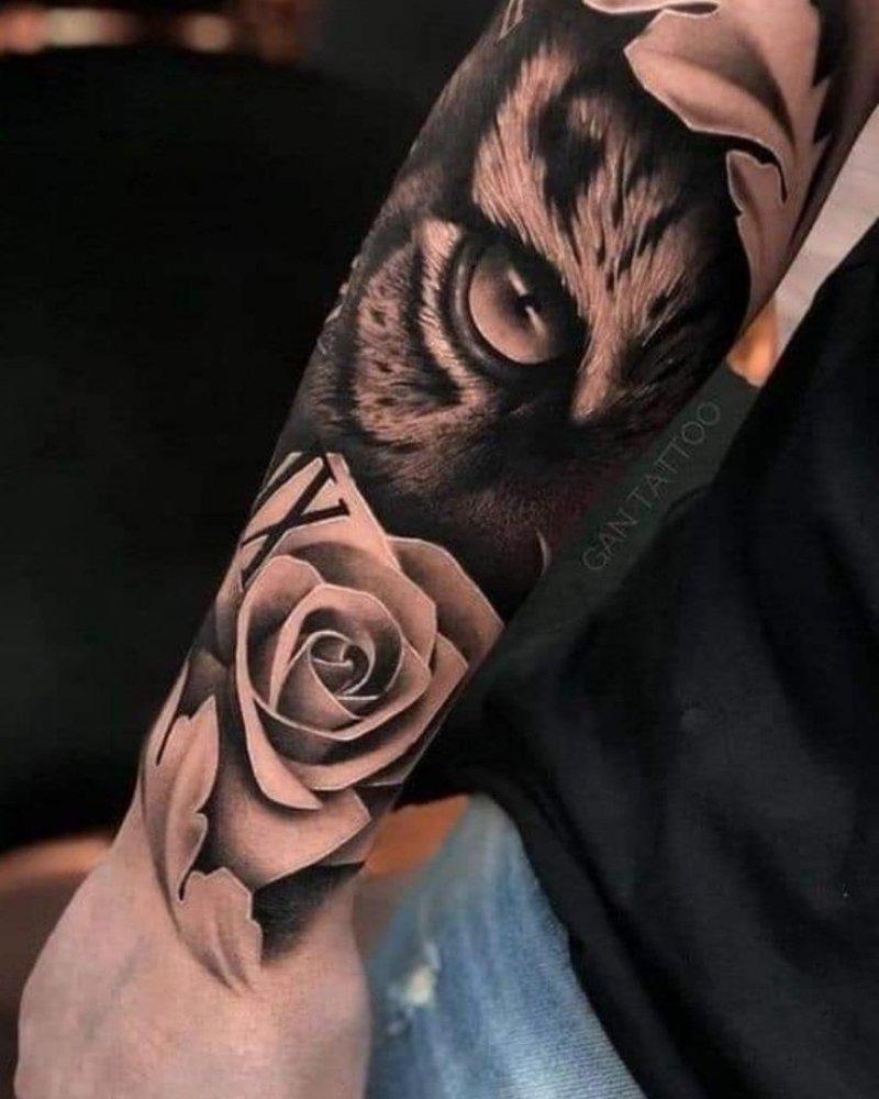 Tatuagem masculina no braço