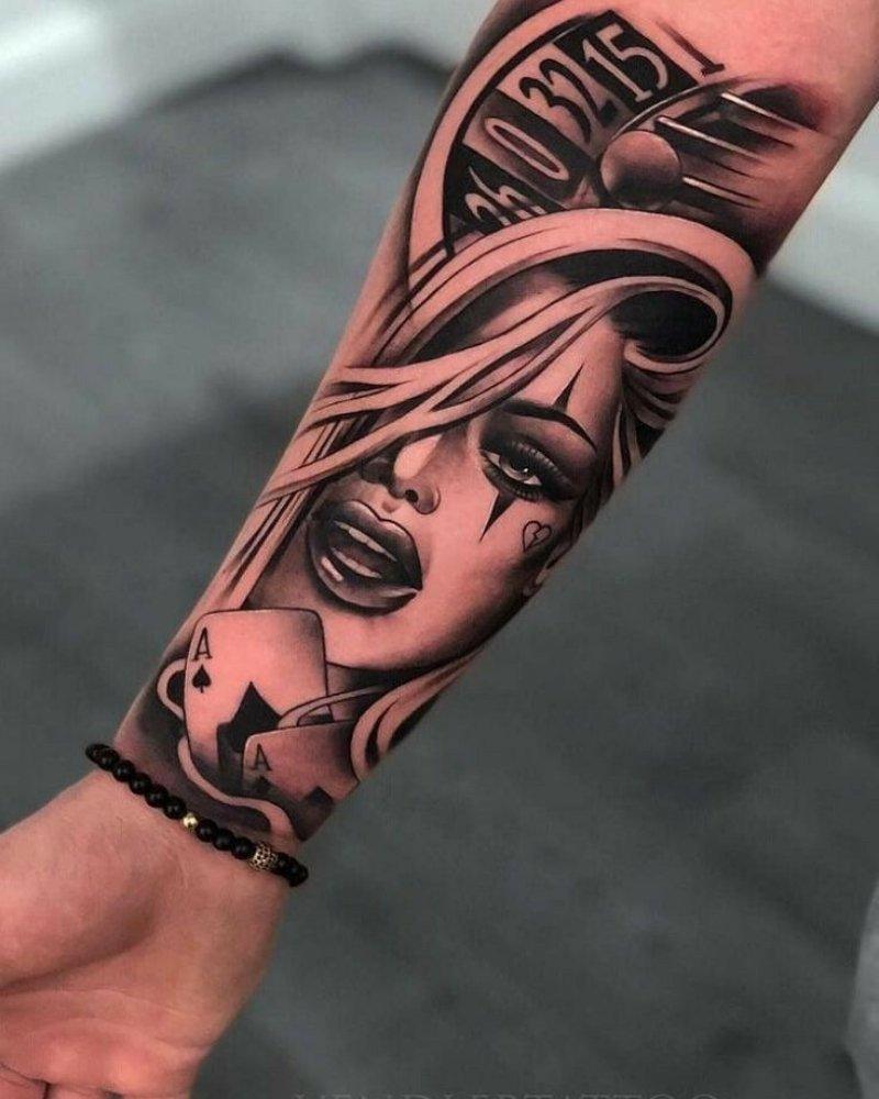Tatuagem masculina no braço
