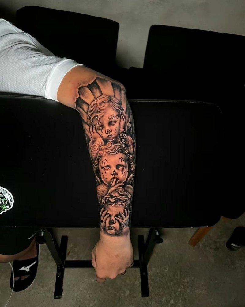 Tatuagem masculina no braço