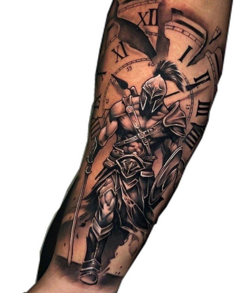 Tatuagem masculina no braço