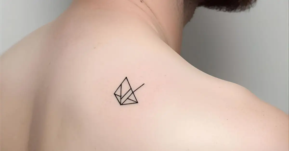 Tatuagens Masculinas Pequenas nas Costas