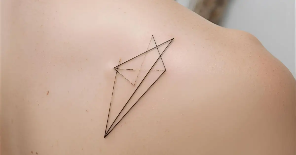 Tatuagens Masculinas Pequenas nas Costas