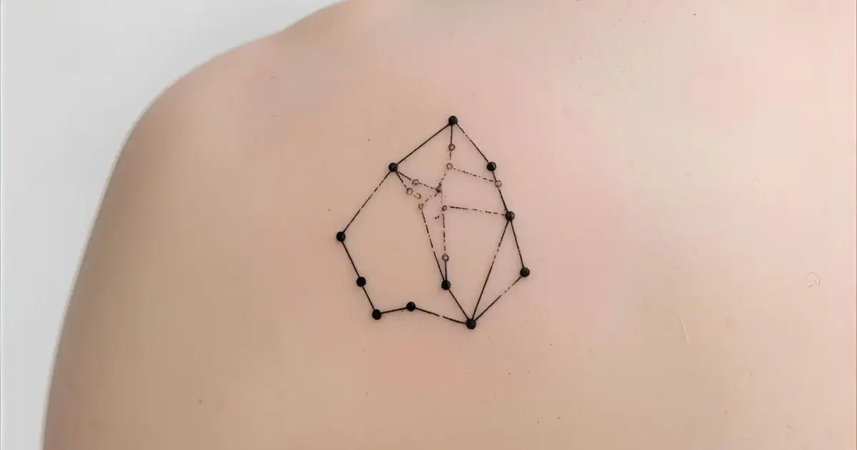 Tatuagens Masculinas Pequenas nas Costas