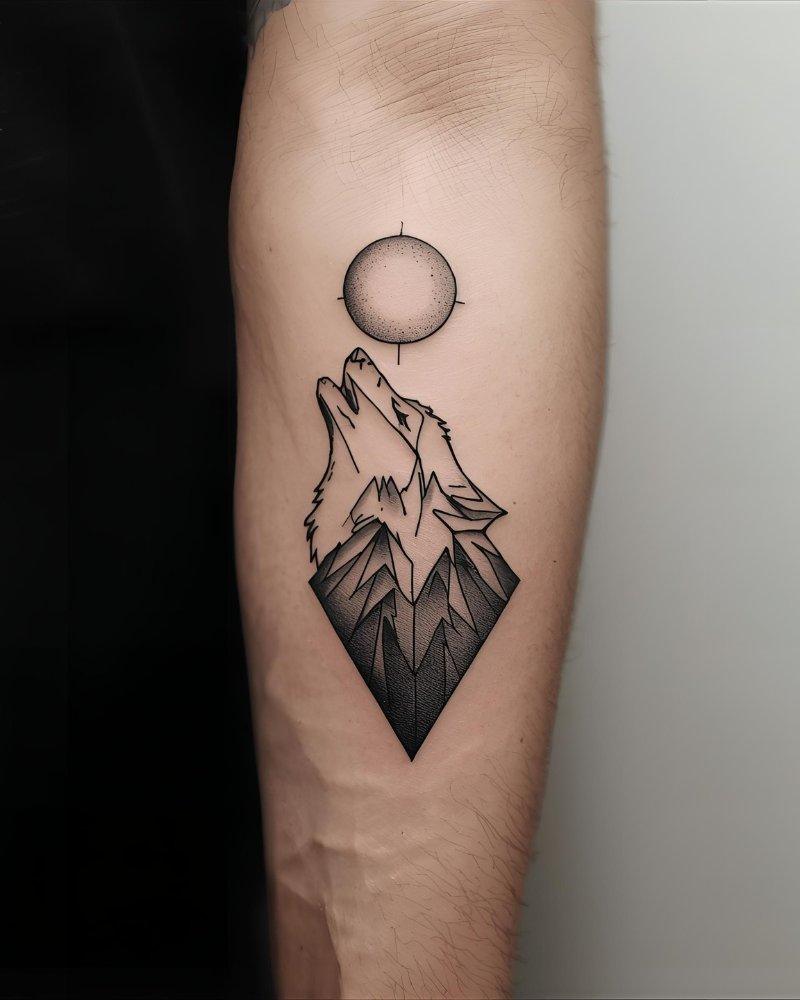 Tatuagem pequena masculina com significado, lobo em estilo minimalista.